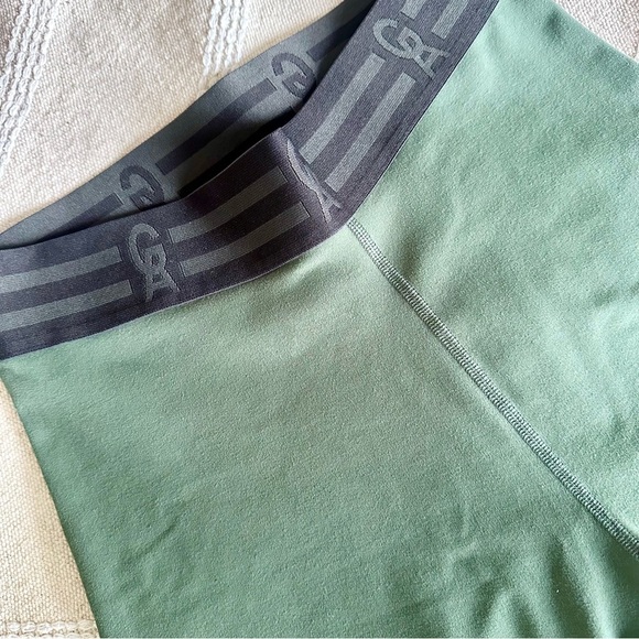 Good American High Waisted The Icon Biker Shorts Size 2 - Picture 4 of 6